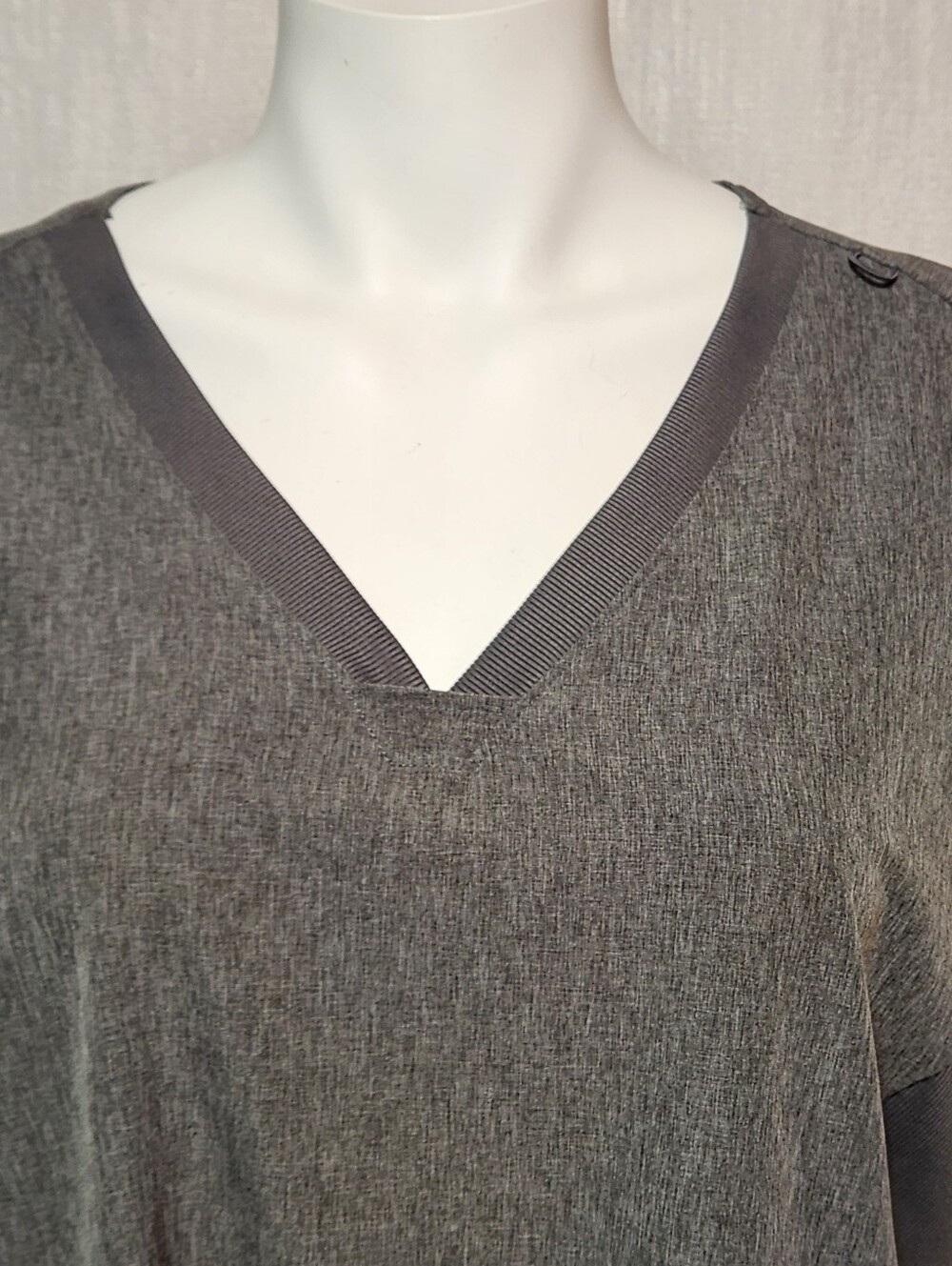 Hanes Gray Scrubs Top 3XL - Picture 2 of 6